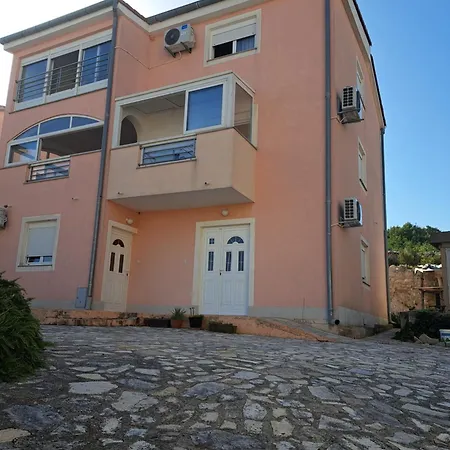 Arta 3 아파트 드라게