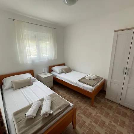 Arta 3 Apartment *